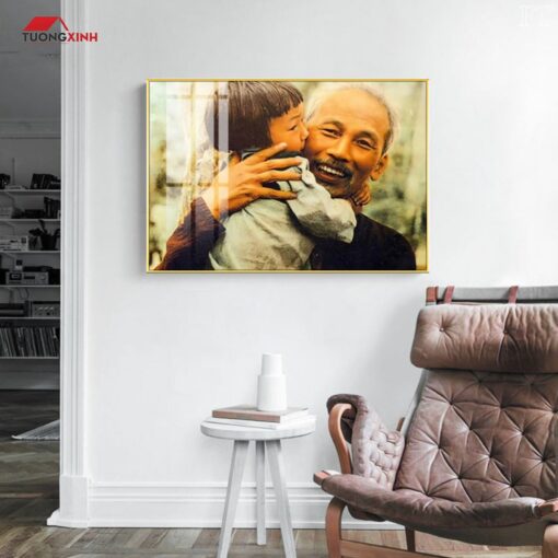 Tranh Tráng Gương Bác Hồ Bế Thiếu Nhi BH22