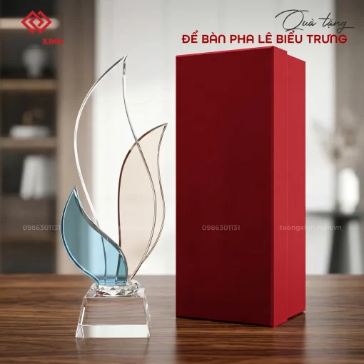 Biểu trưng pha lê, kỷ niệm chương pha lê, quà tặng doanh nghiệp (37)