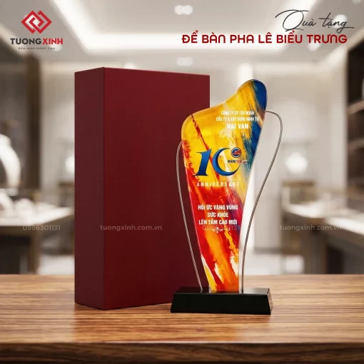 Biểu trưng pha lê, kỷ niệm chương pha lê, quà tặng doanh nghiệp in logo BTQ52