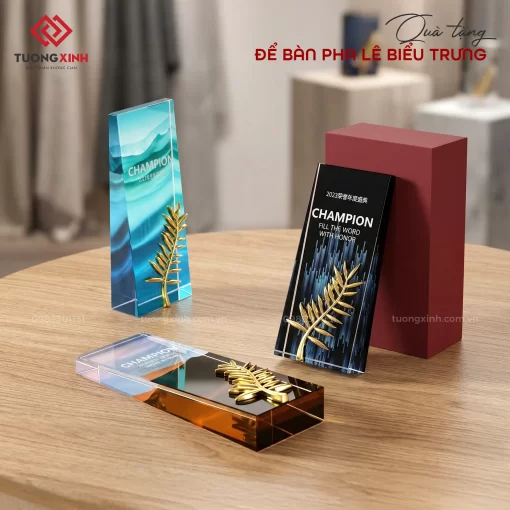 Biểu trưng pha lê, kỷ niệm chương pha lê, quà tặng doanh nghiệp (46)