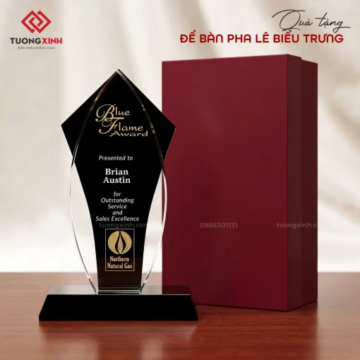 Biểu trưng pha lê, kỷ niệm chương pha lê, quà tặng doanh nghiệp (64)