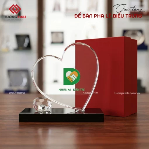 Biểu trưng pha lê, kỷ niệm chương pha lê, quà tặng doanh nghiệp (68)